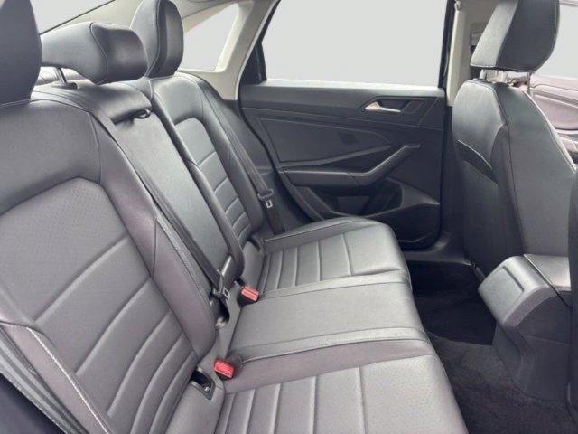Used 2024 Volkswagen Jetta SE FWD image 37