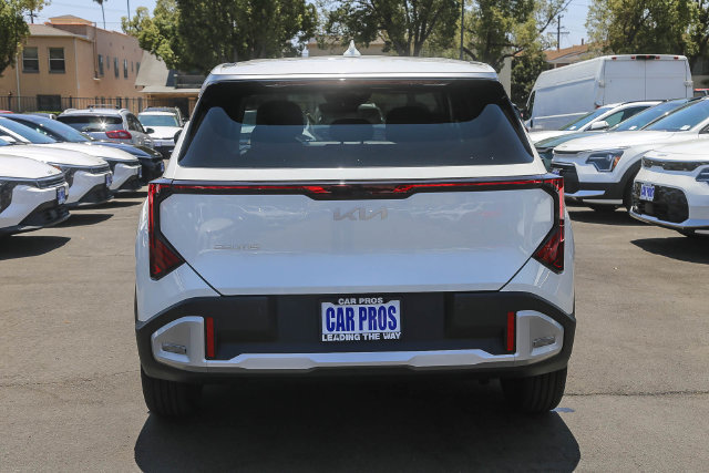 New 2027 Kia Seltos LX FWD image 15