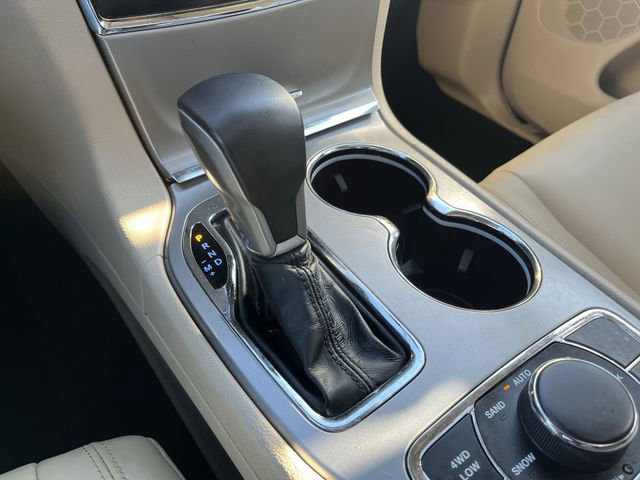 Used 2021 Jeep Grand Cherokee Limited w/ Trailer Tow Group IV image 24