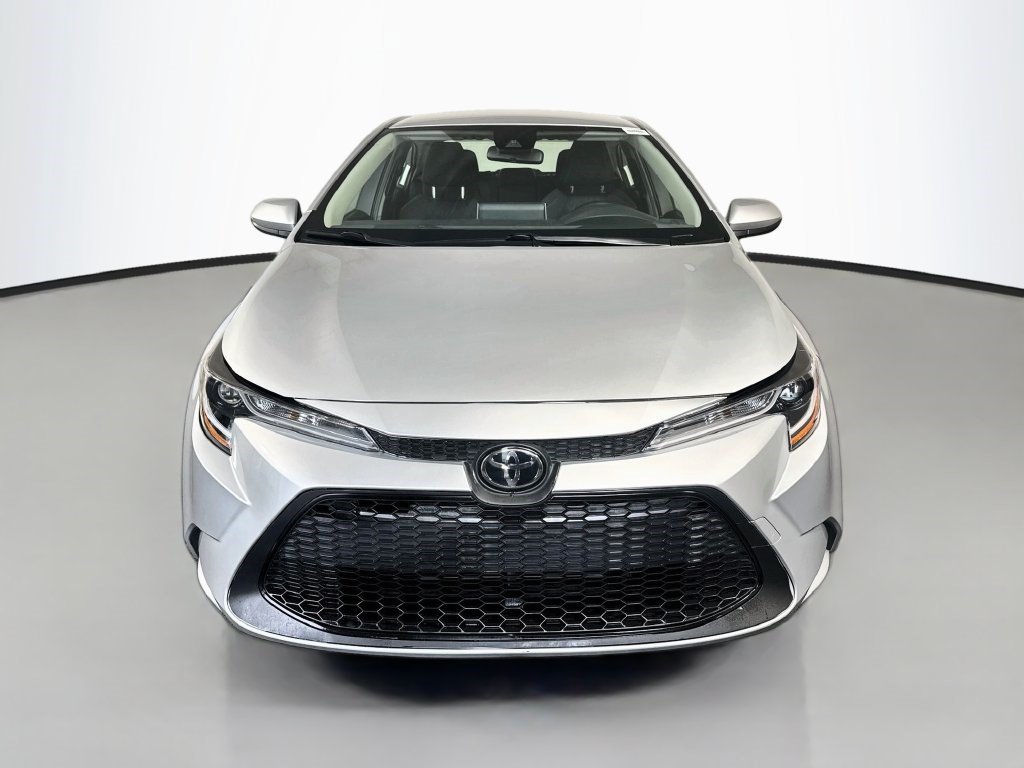 Used 2021 Toyota Corolla LE FWD image 2