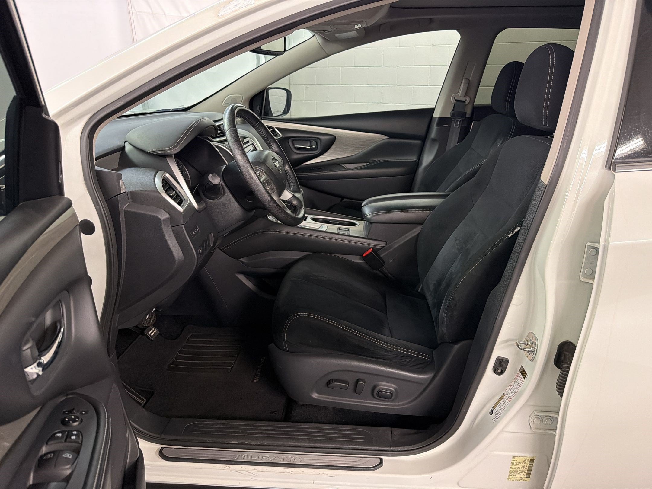 Used 2018 Nissan Murano SV w/ Premium Package AWD/4WD image 5