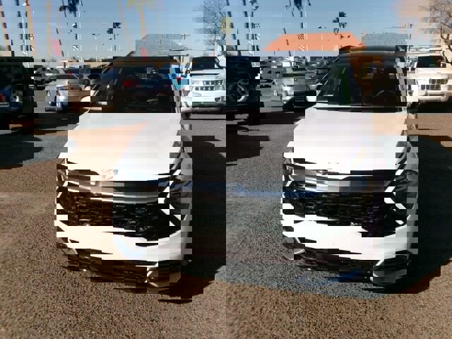 Used 2025 Kia Sportage SX image 3