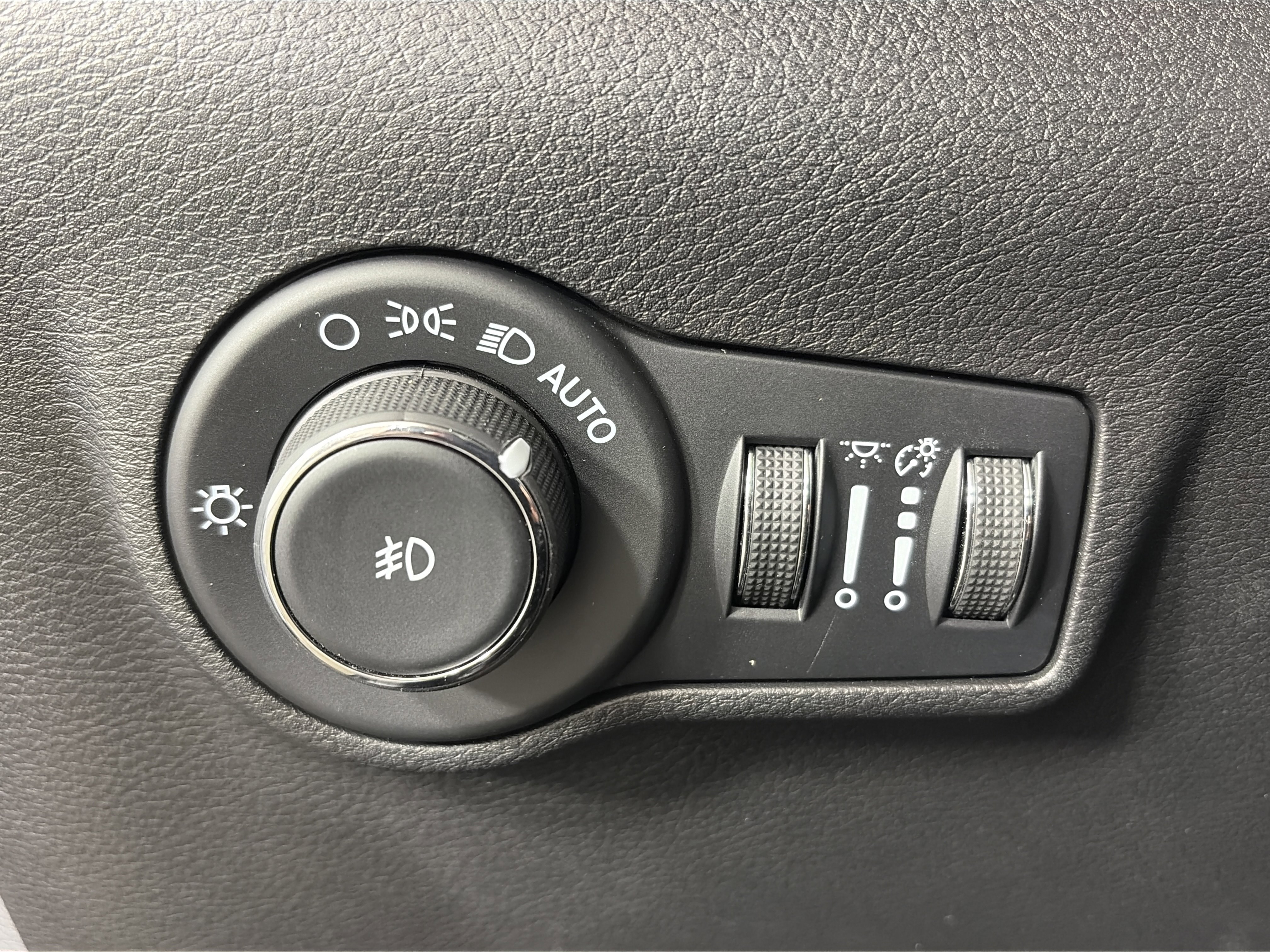 Used 2022 Jeep Compass Latitude AWD/4WD image 27