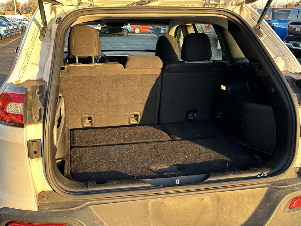 Used 2014 Jeep Cherokee Sport image 12