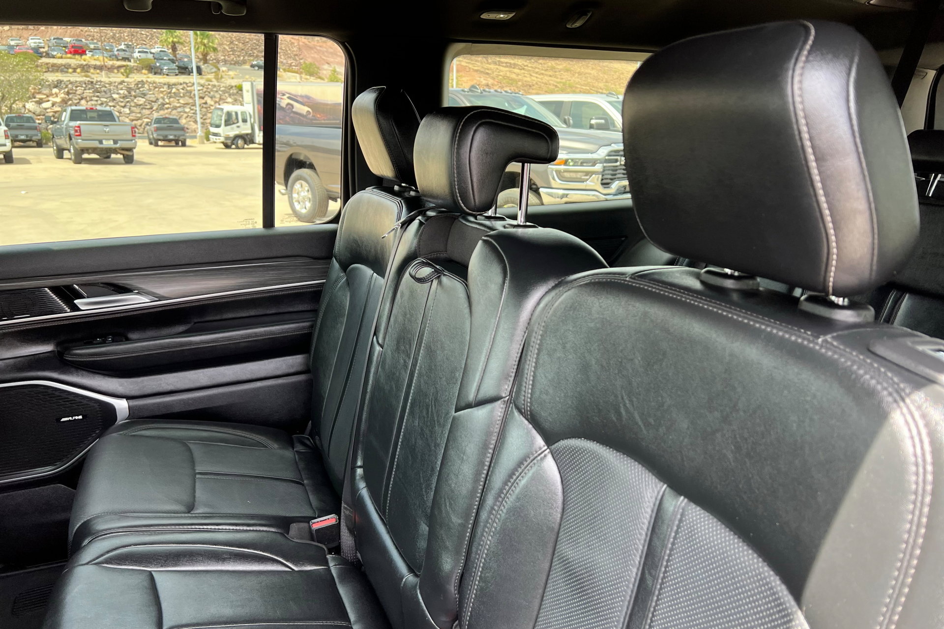 Used 2023 Jeep Wagoneer L Series II image 20