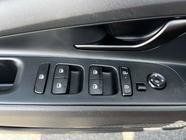 Certified 2025 Hyundai Elantra Sport FWD image 16