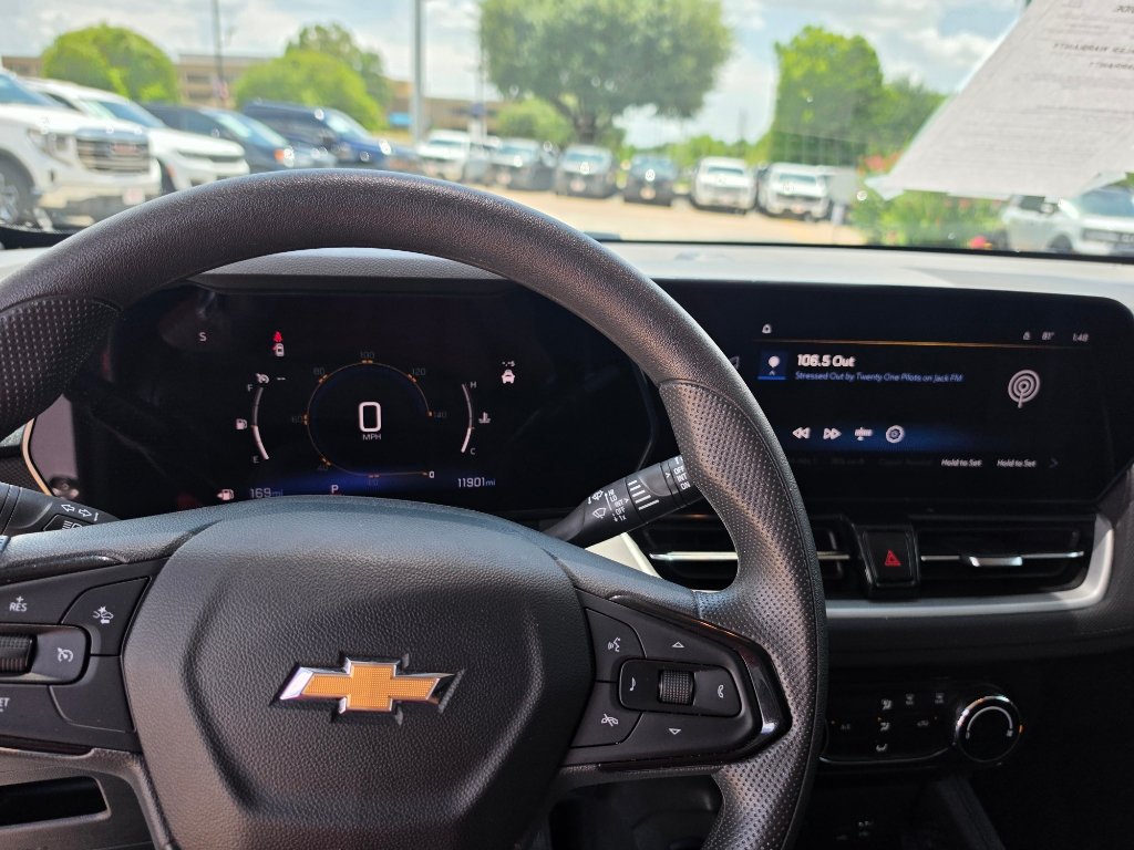 Used 2024 Chevrolet TrailBlazer LT w/ Driver Confidence Package FWD image 9