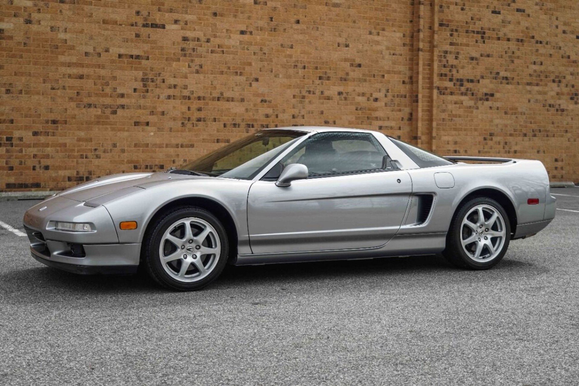 Used 2001 Acura NSX T image 1
