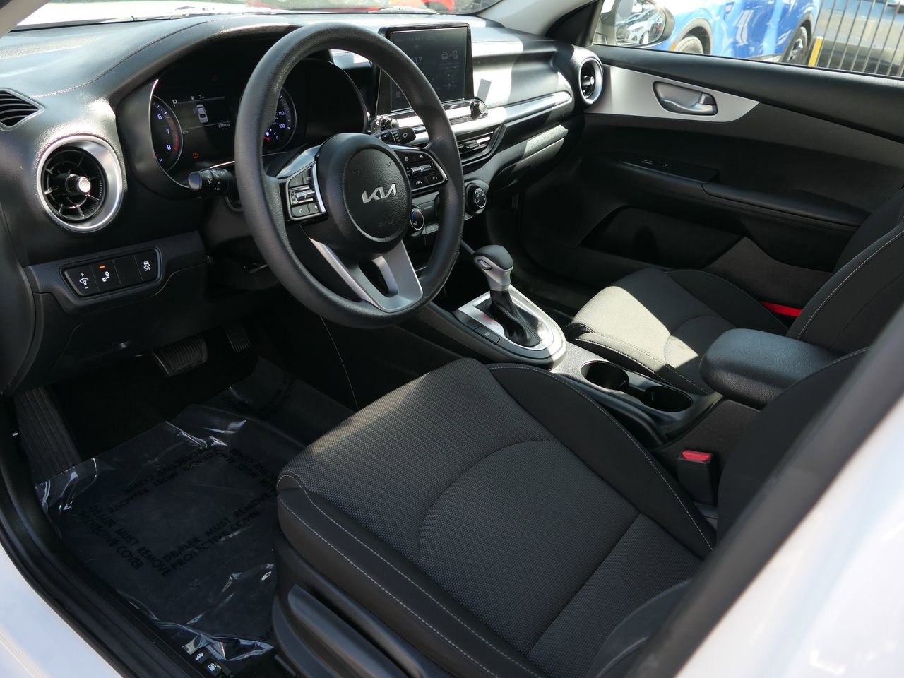 Used 2023 Kia Forte LXS w/ LXS Technology Package image 12