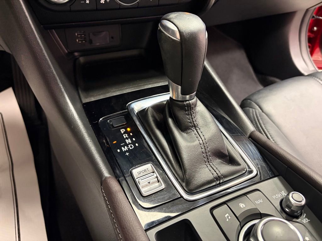 Used 2017 MAZDA MAZDA3 Touring image 18