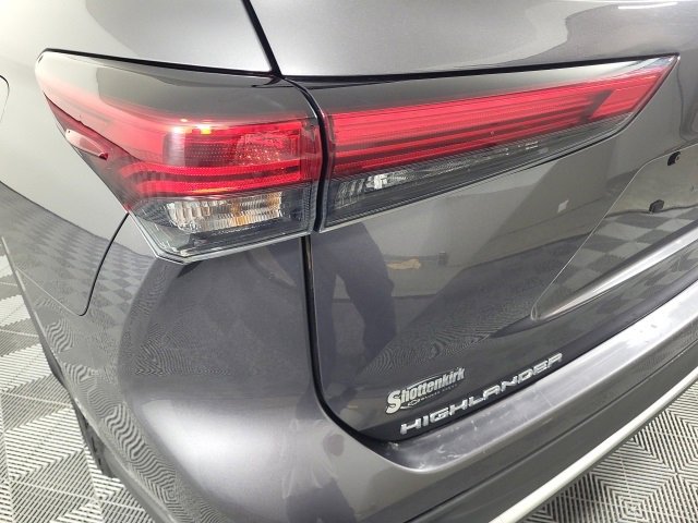 Used 2022 Toyota Highlander XSE image 10