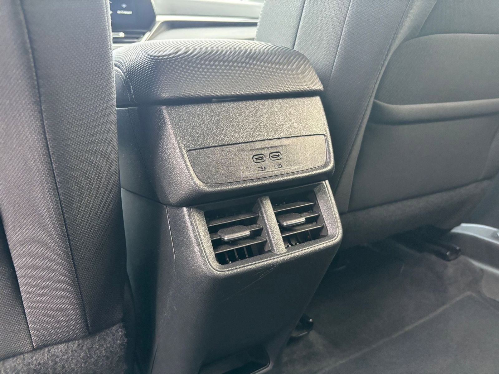 Used 2025 Chevrolet Equinox LT AWD/4WD image 23