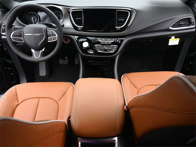 New 2026 Chrysler Pacifica Pinnacle image 23