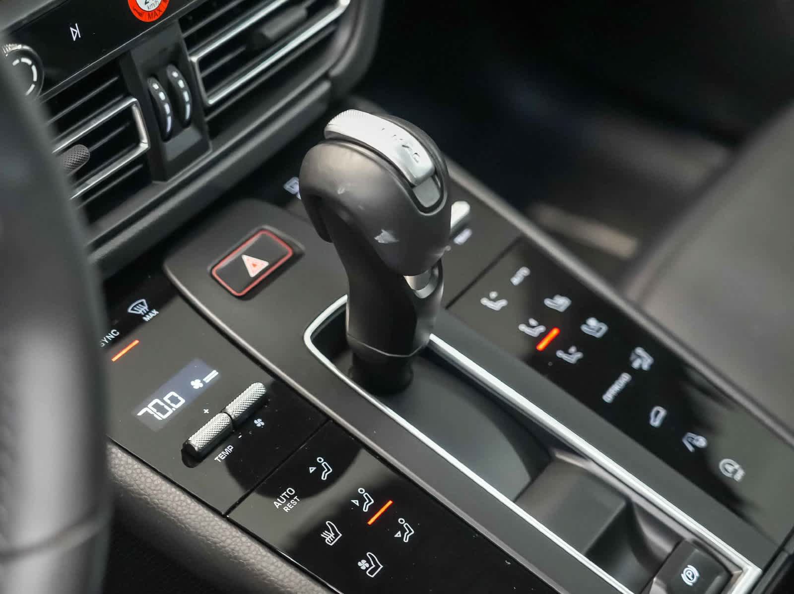 Certified 2026 Porsche Macan AWD/4WD image 21