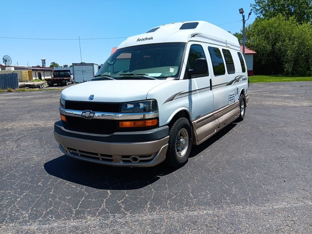 Used 2004 Chevrolet Express 3500 Extended RWD image 11