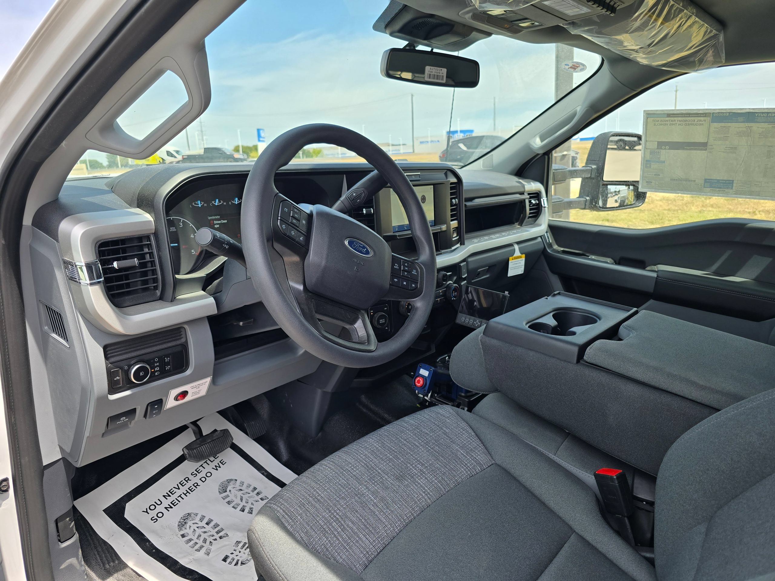 New 2026 Ford F550 4x4 Supercab Super Duty w/ XLT Value Package image 18