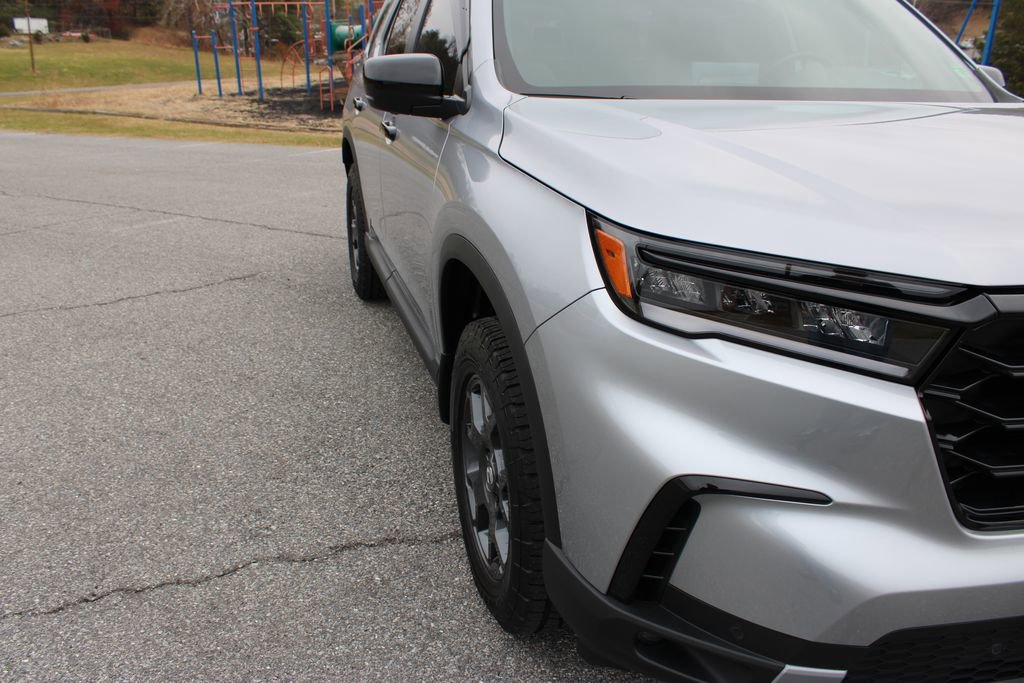 Used 2025 Honda Pilot TrailSport image 45