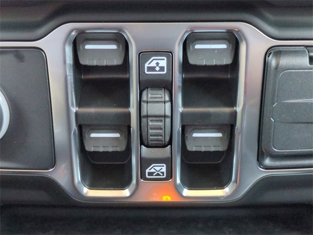 New 2025 Jeep Wrangler Sahara image 24