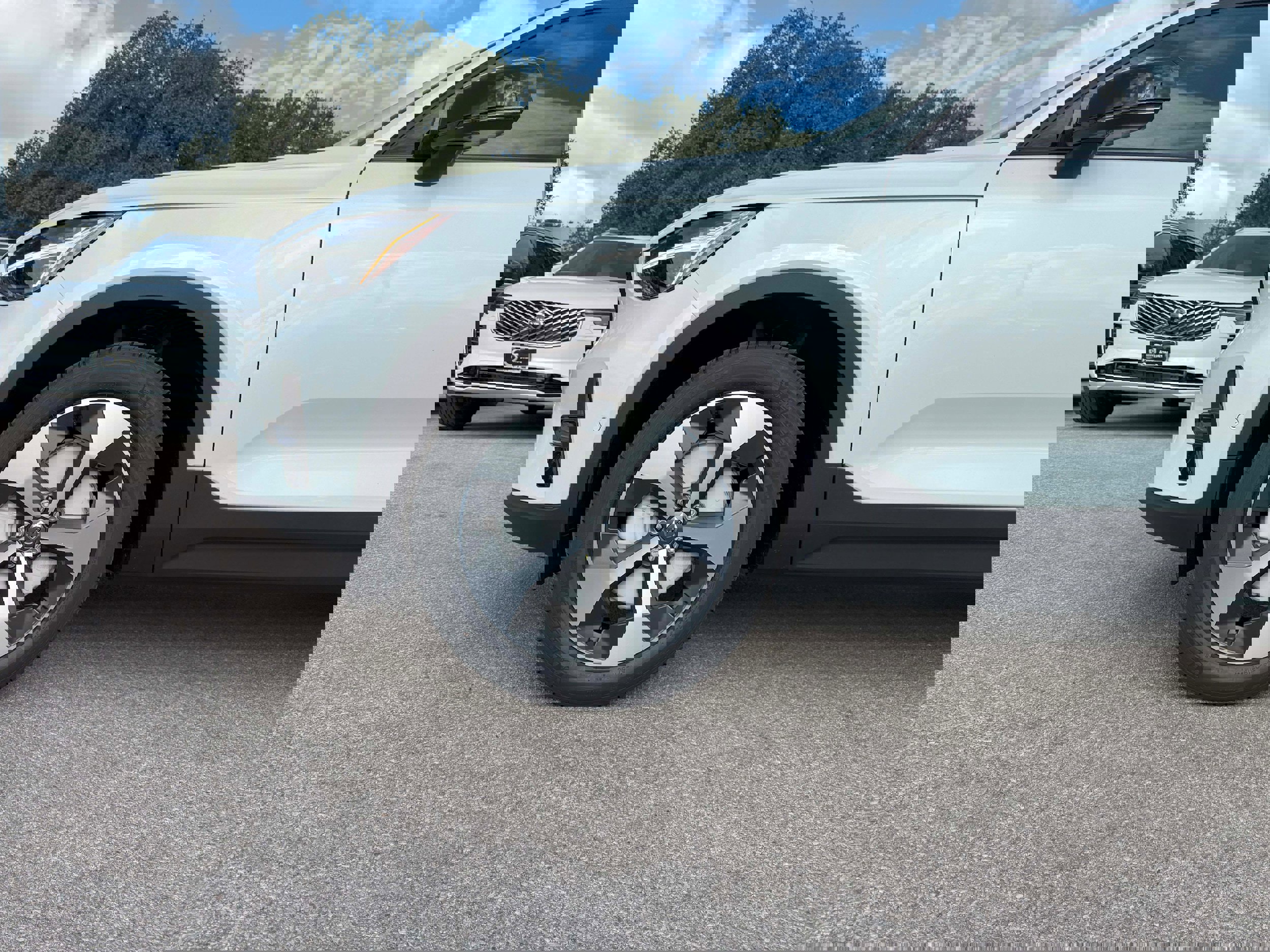 New 2026 Volvo XC40 B5 Plus w/ Protection Package Premier image 10