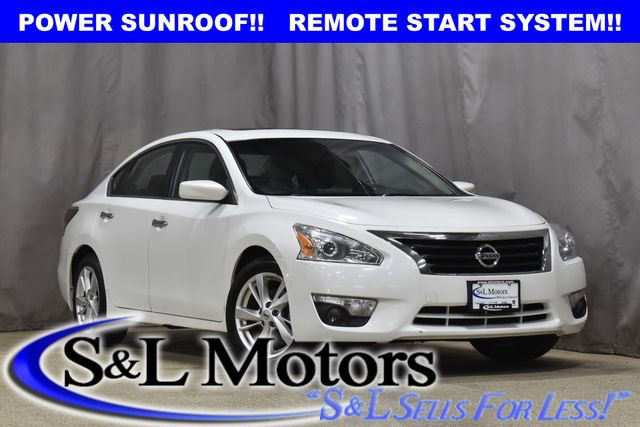 Used 2015 Nissan Altima 2.5 SV image 1