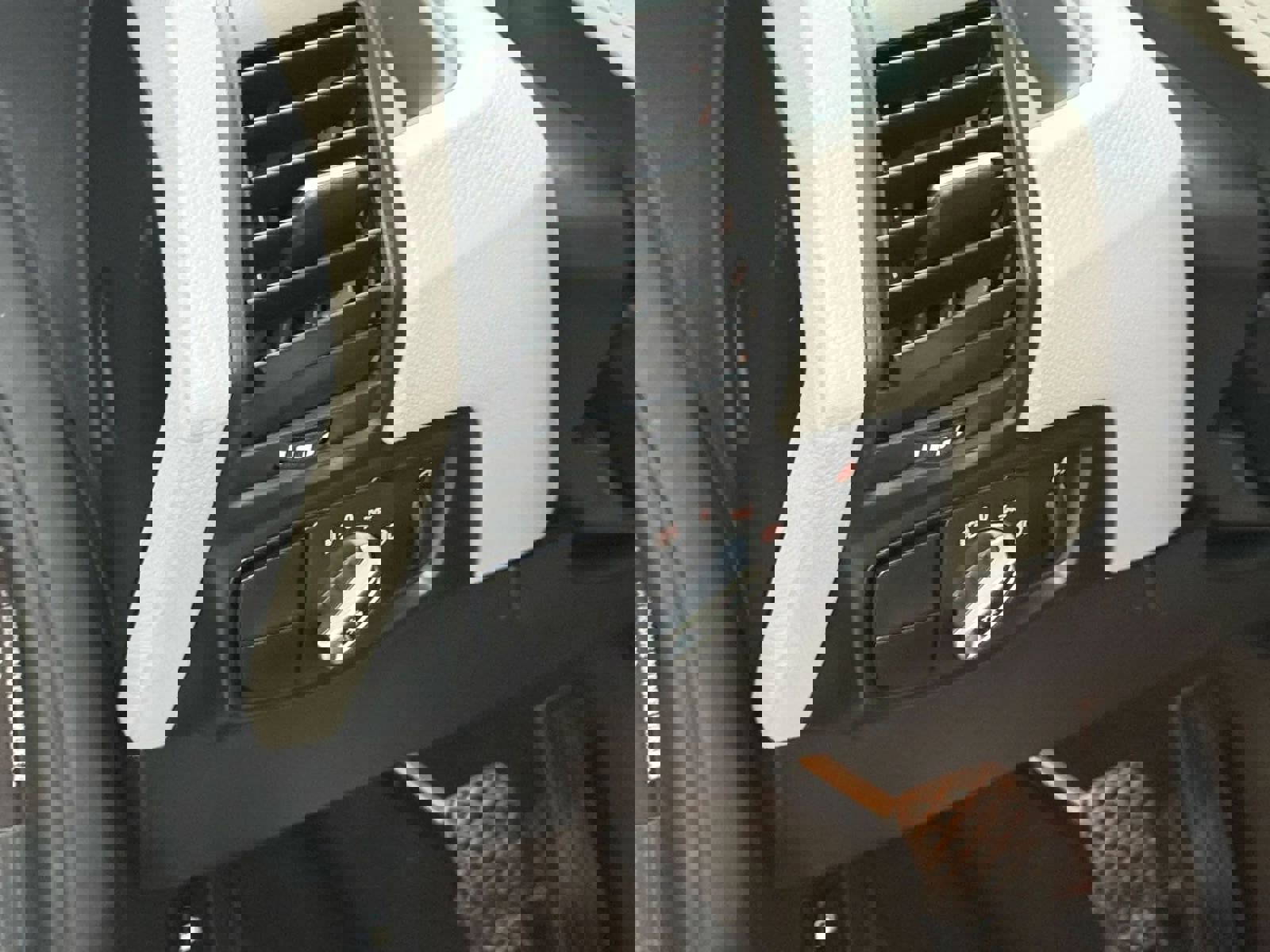 Used 2015 BMW i3 w/ Range Extender image 27