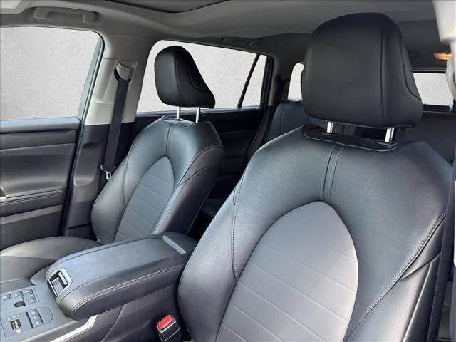 Certified 2025 Toyota Highlander XLE AWD/4WD image 20