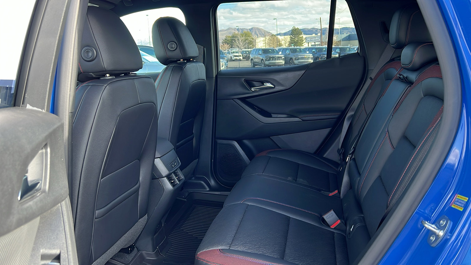 New 2026 Chevrolet Equinox RS w/ Convenience Package III AWD/4WD image 13