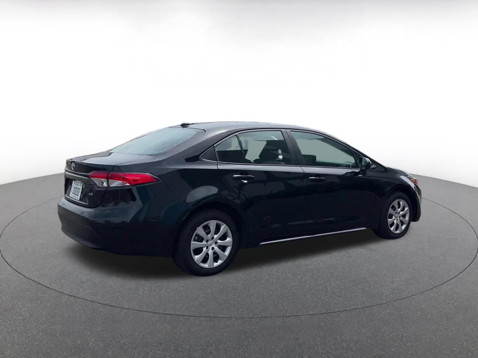 Used 2025 Toyota Corolla LE FWD image 13