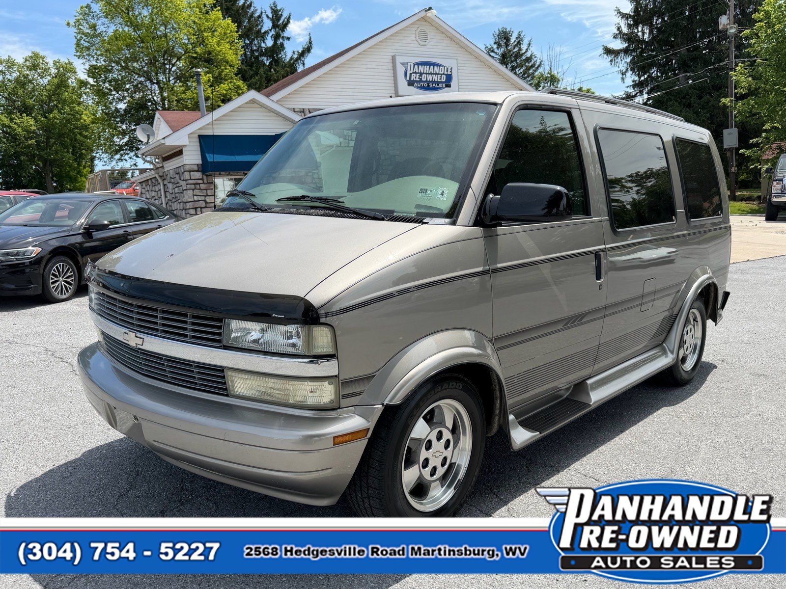 Used 2003 Chevrolet Astro RWD image 1
