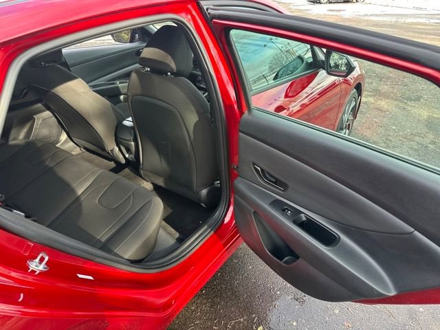 Used 2025 Hyundai Elantra Sport image 27