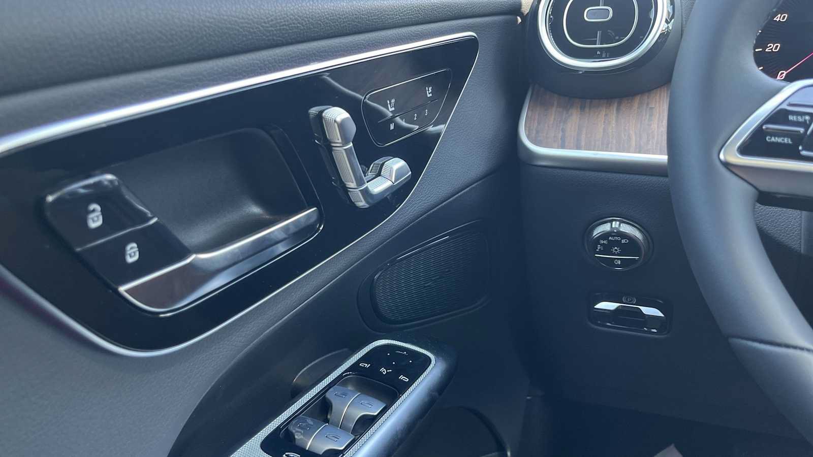 New 2026 Mercedes-Benz GLC 300 4MATIC image 30