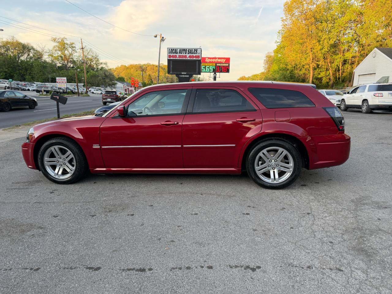 Used 2005 Dodge Magnum R/T RWD image 8