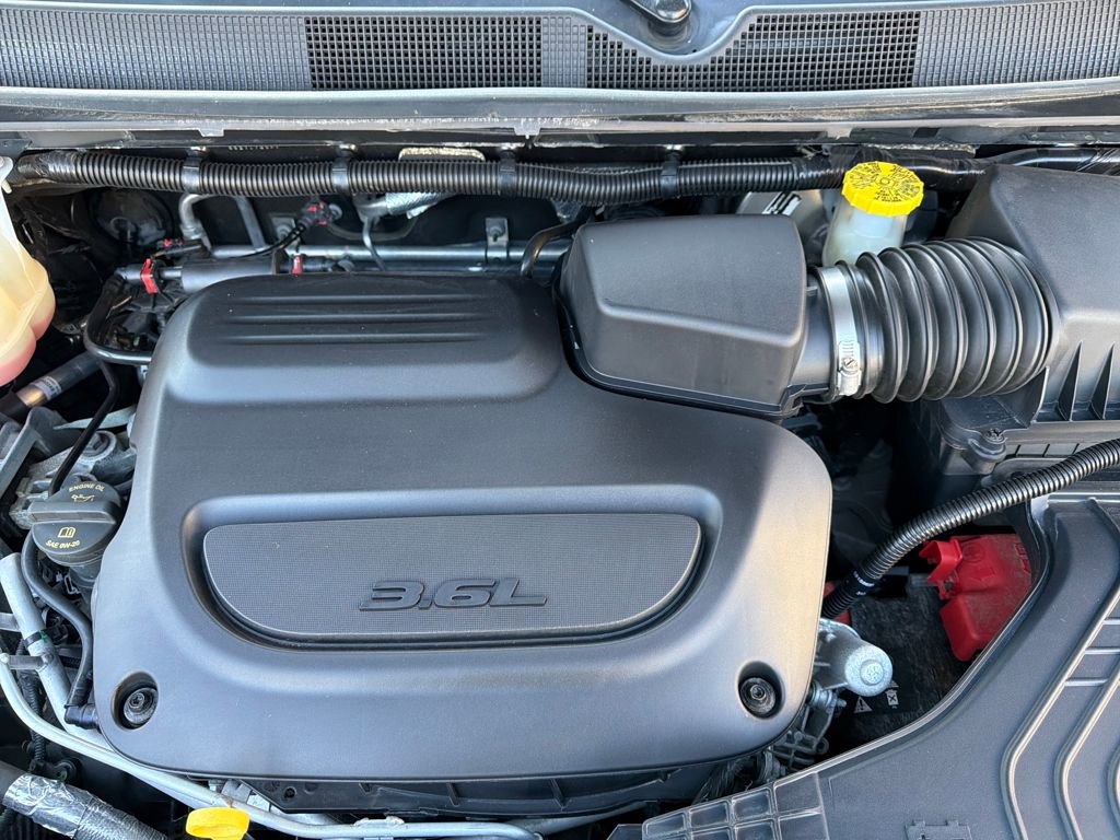 Used 2023 Chrysler Pacifica Touring-L image 24