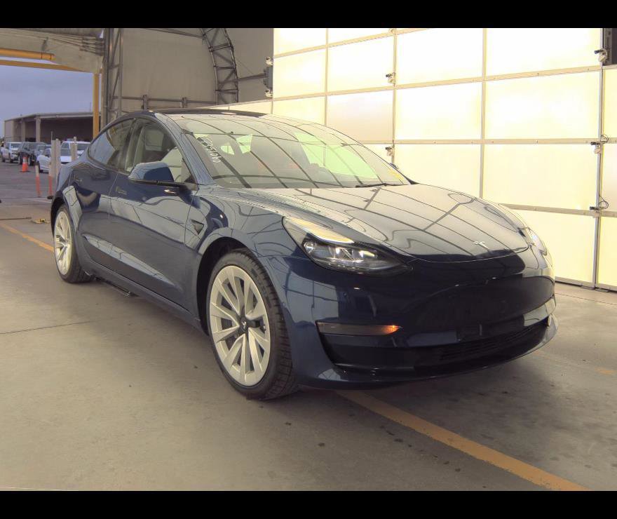 Used 2022 Tesla Model 3 Standard Range image 1