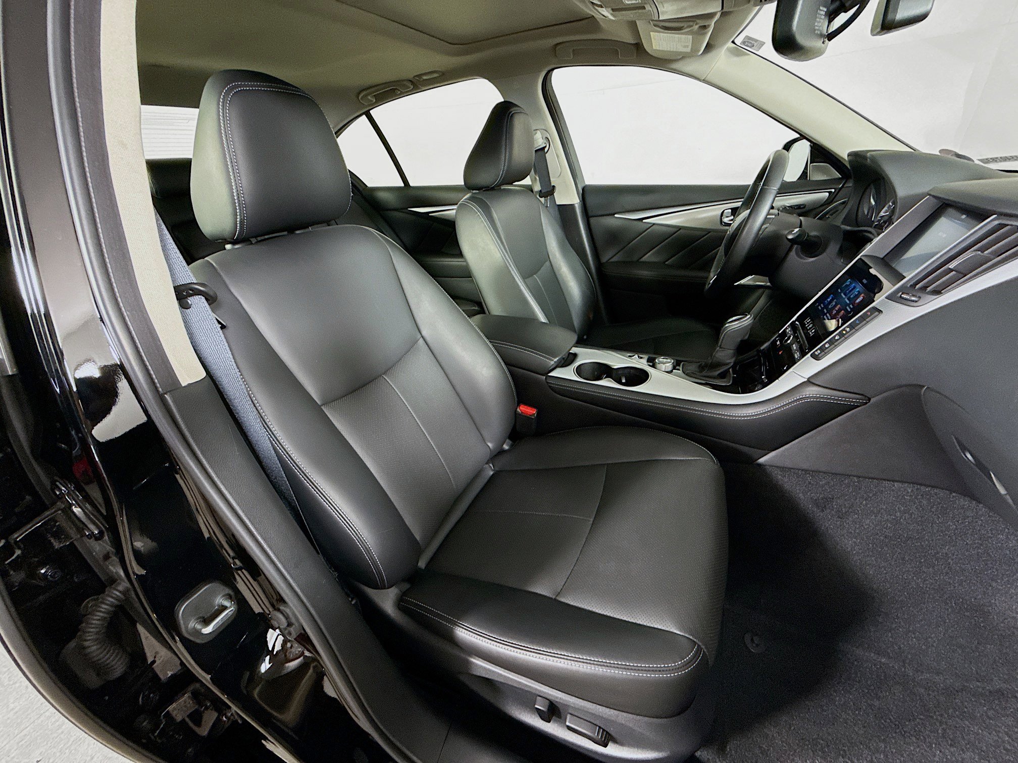 Used 2023 INFINITI Q50 Luxe w/ Cargo Package AWD/4WD image 35