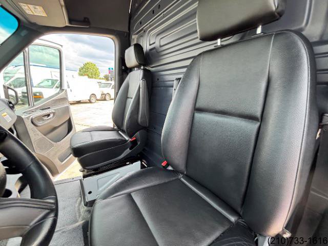 Used 2025 Mercedes-Benz Sprinter 2500 image 22