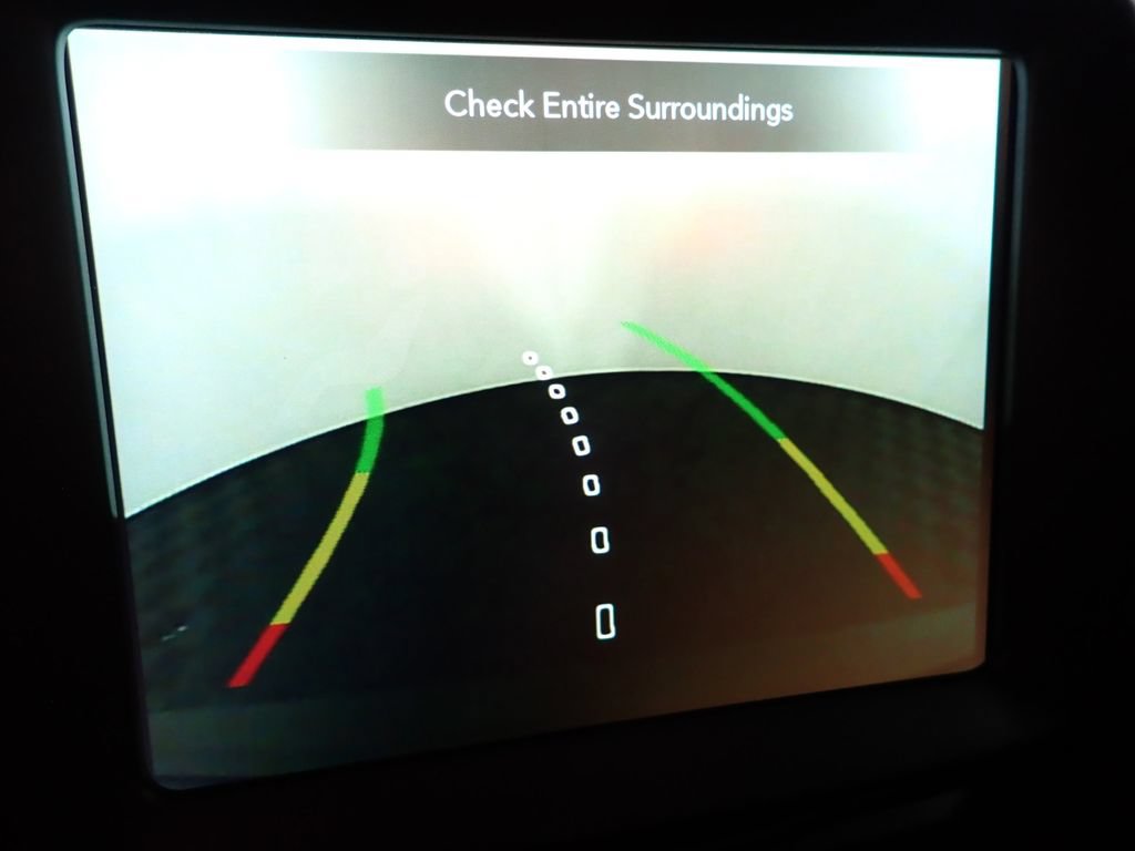Used 2023 Jeep Renegade Latitude AWD/4WD image 5