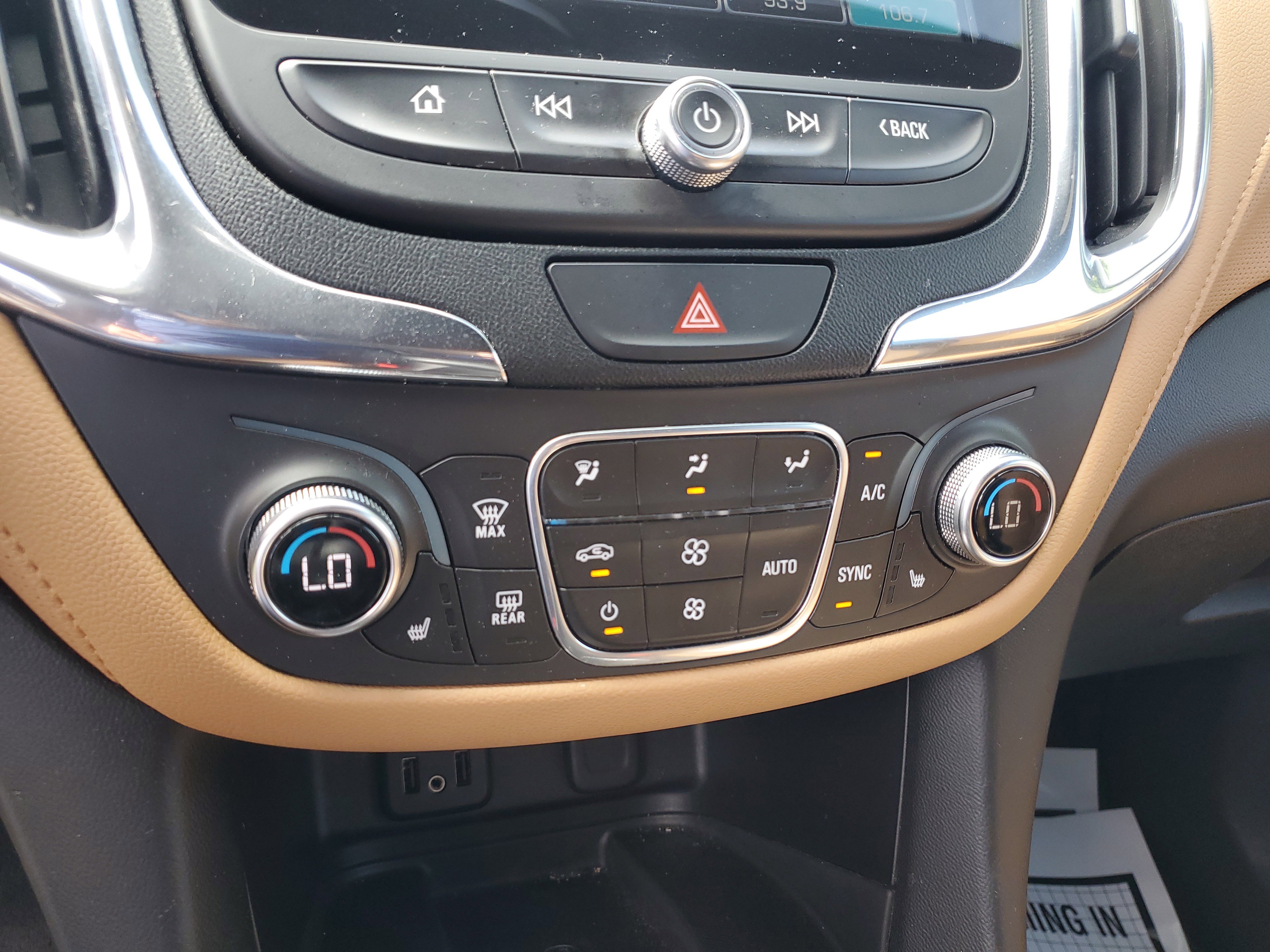 Used 2018 Chevrolet Equinox Premier FWD image 25