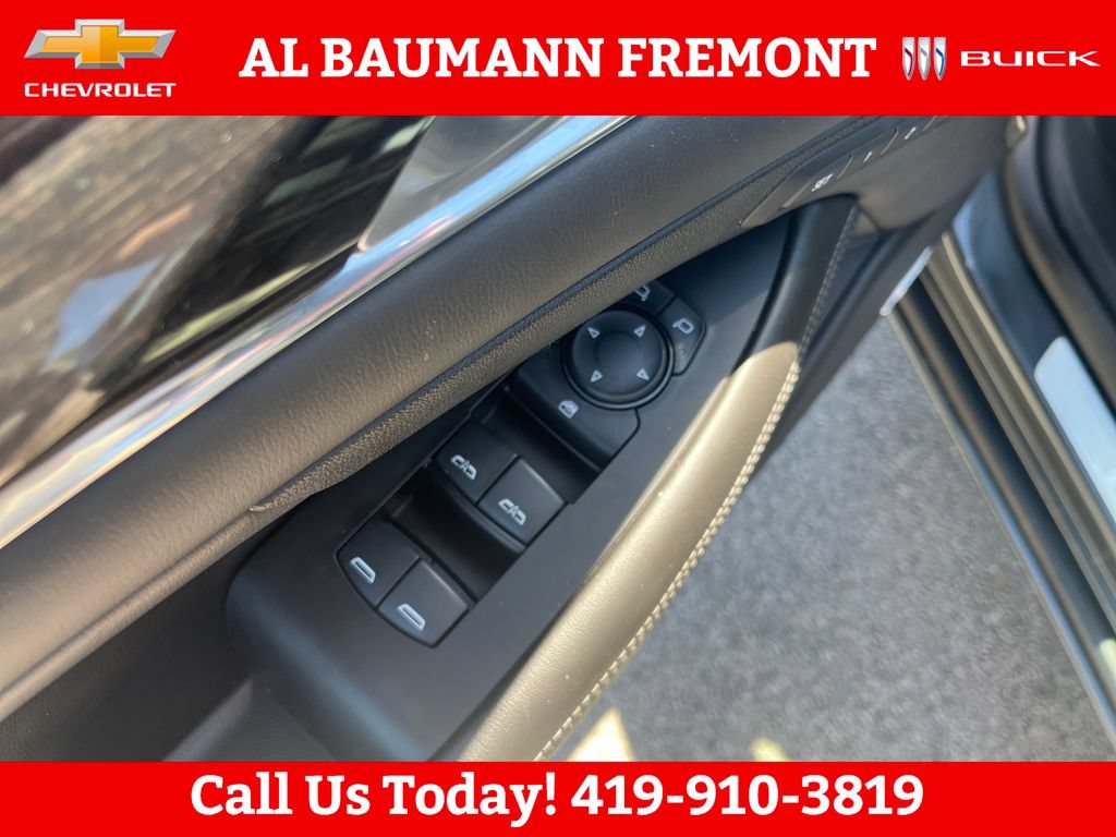 Used 2017 Buick LaCrosse Essence w/ Sun and Shade Package FWD image 11