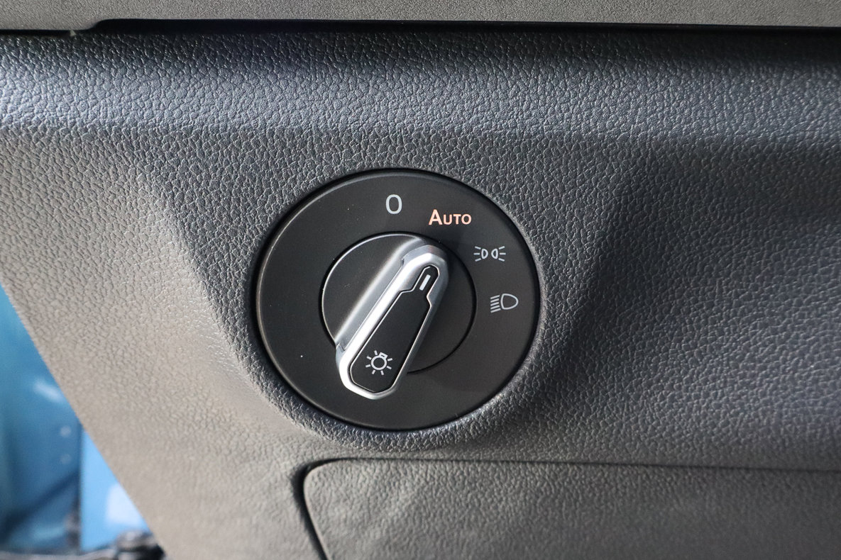 Used 2025 Volkswagen Jetta SE image 16