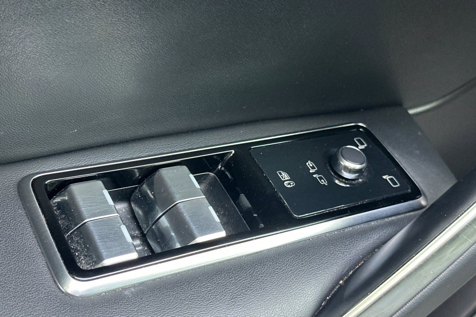 Used 2023 Jaguar F-PACE S image 15