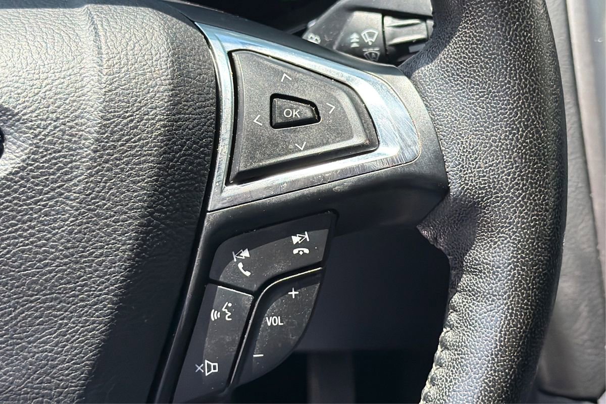 Used 2019 Ford Fusion SEL FWD image 36