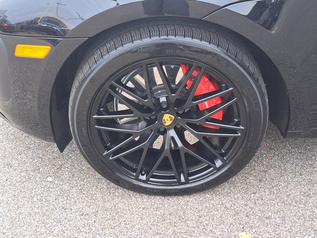 Certified 2023 Porsche Macan GTS image 11