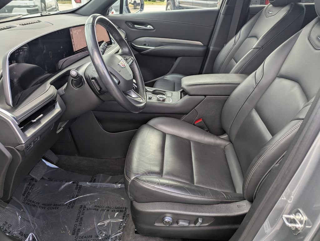 Used 2024 Cadillac XT4 Premium Luxury image 23