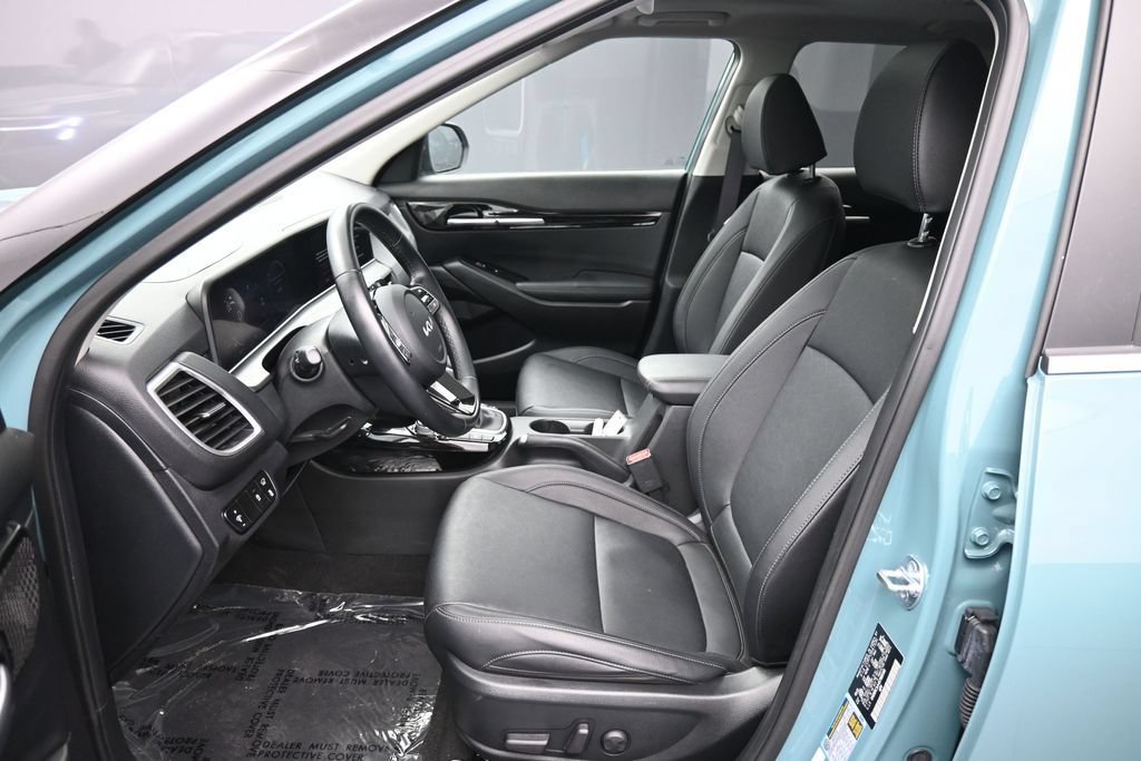 Certified 2025 Kia Seltos EX w/ EX Sunroof Package AWD/4WD image 19