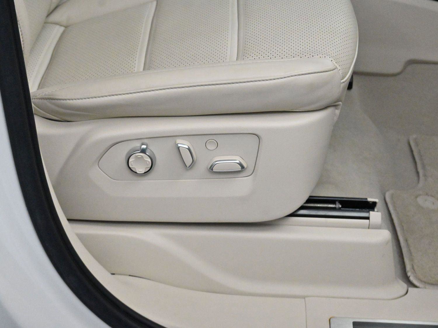 Certified 2022 Cadillac Escalade ESV Sport Platinum w/ Heavy-Duty Trailer Package image 37