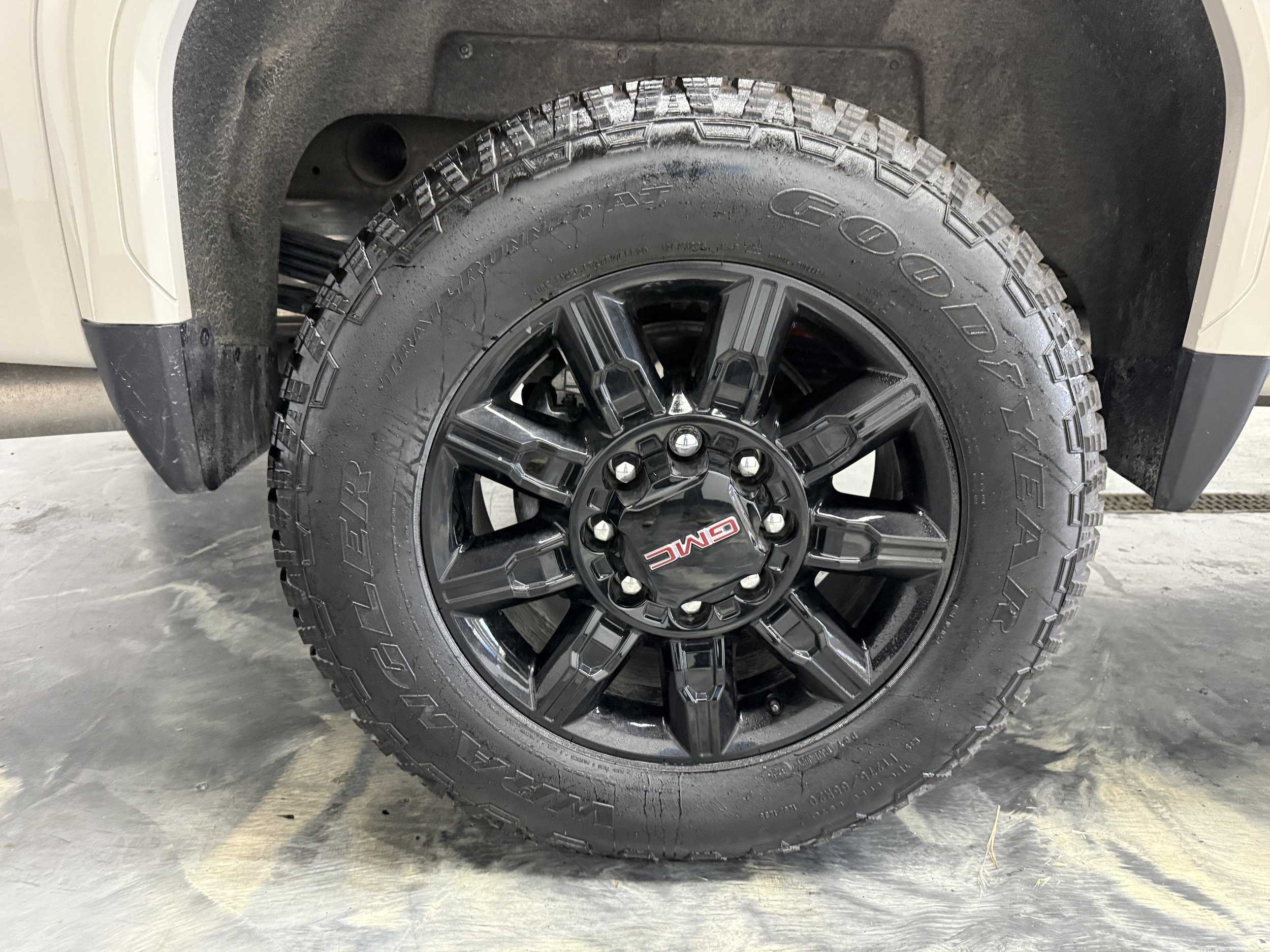 Used 2026 GMC Sierra 2500 AT4 w/ AT4 Premium Plus Package AWD/4WD image 34