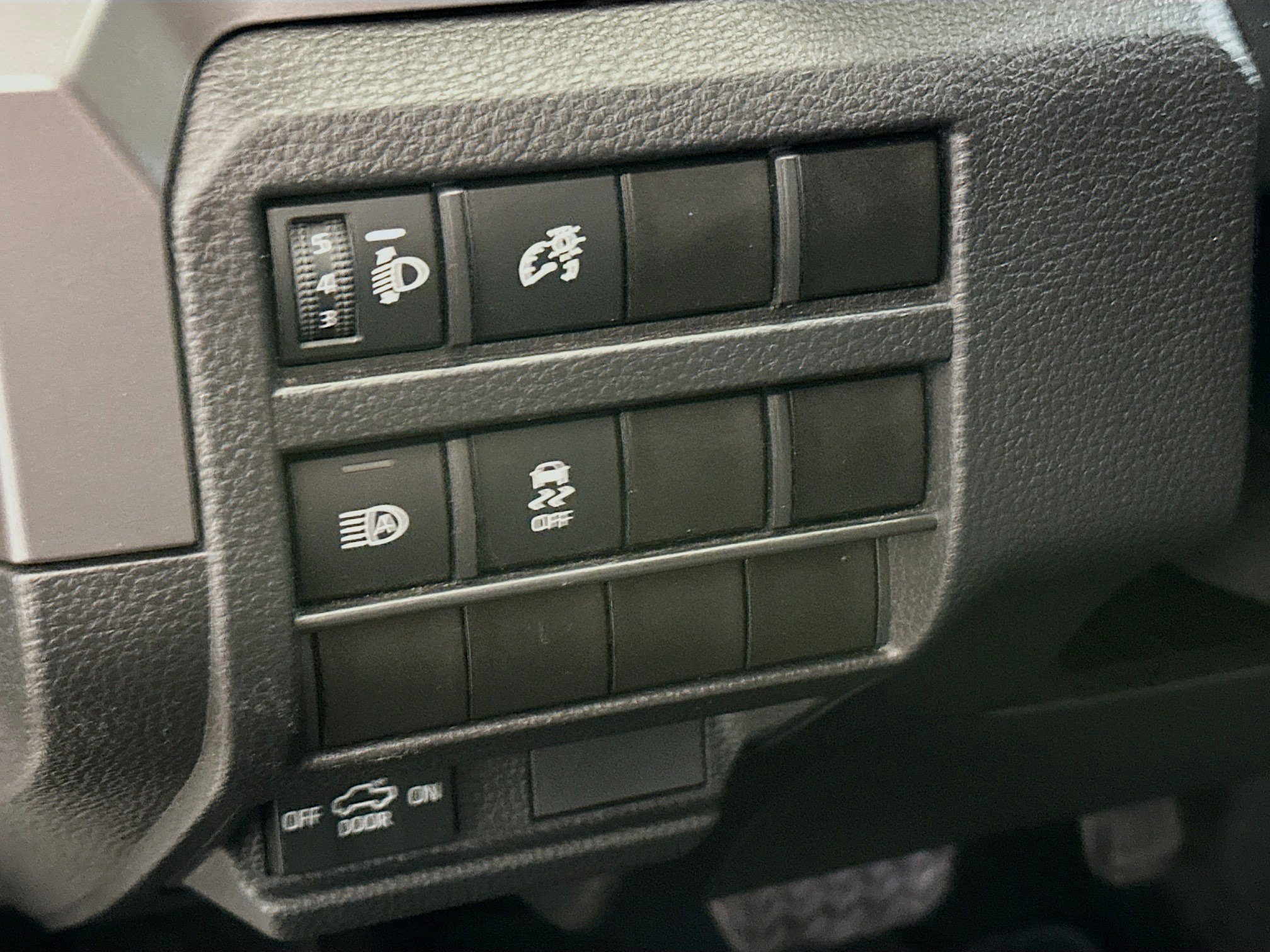 Used 2025 Toyota Tacoma TRD Off-Road image 17