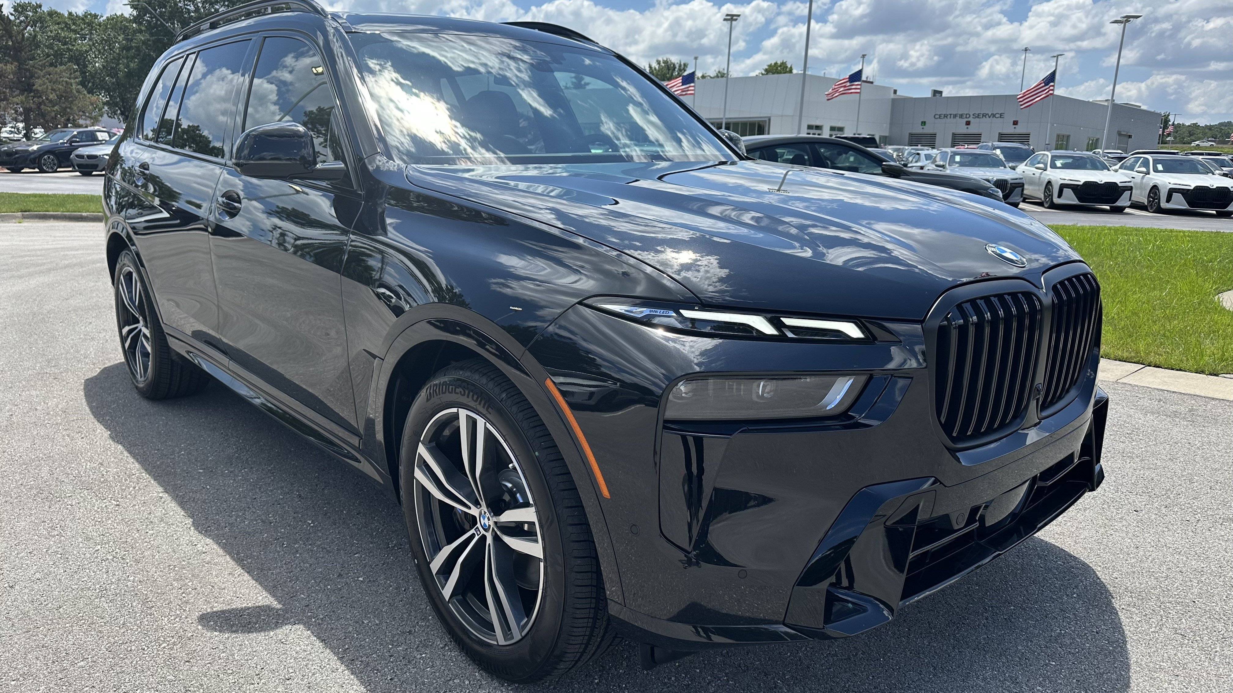New 2027 BMW X7 xDrive40i w/ M Sport Package AWD/4WD image 2