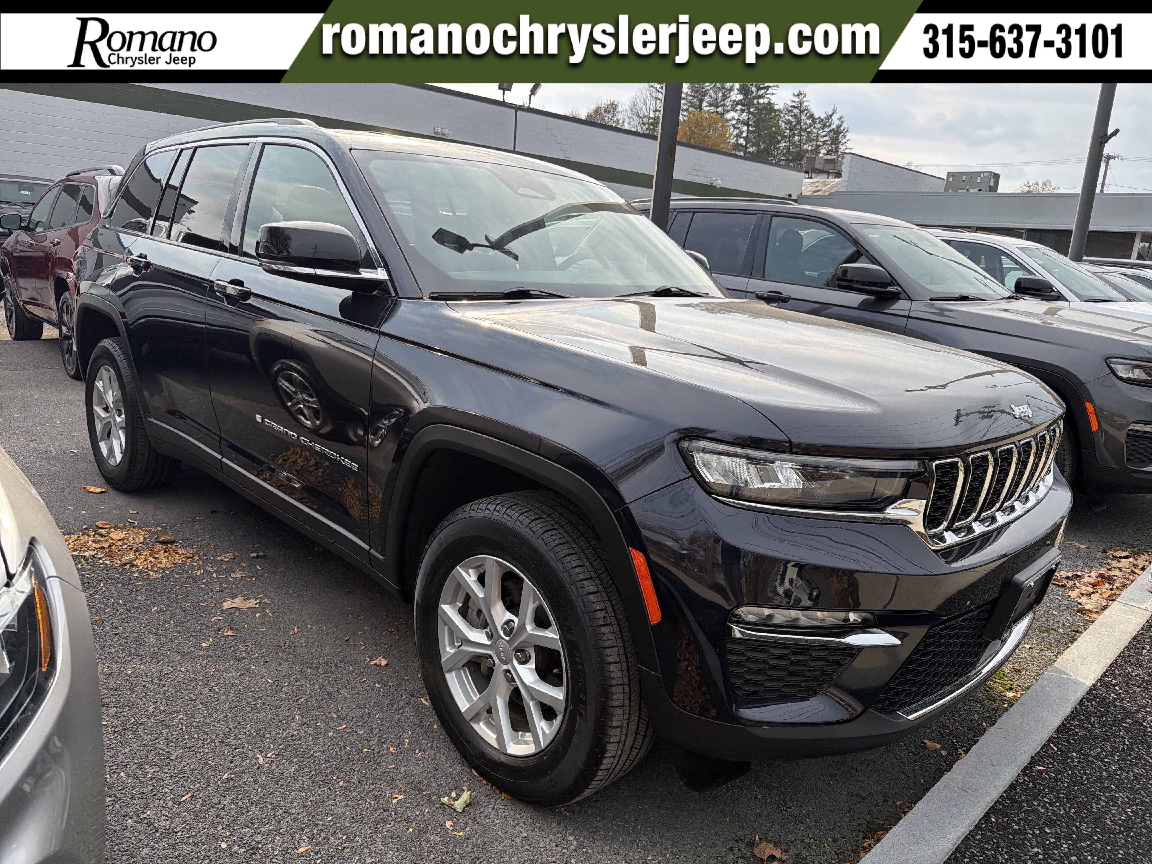 Used 2023 Jeep Grand Cherokee Limited AWD/4WD image 1